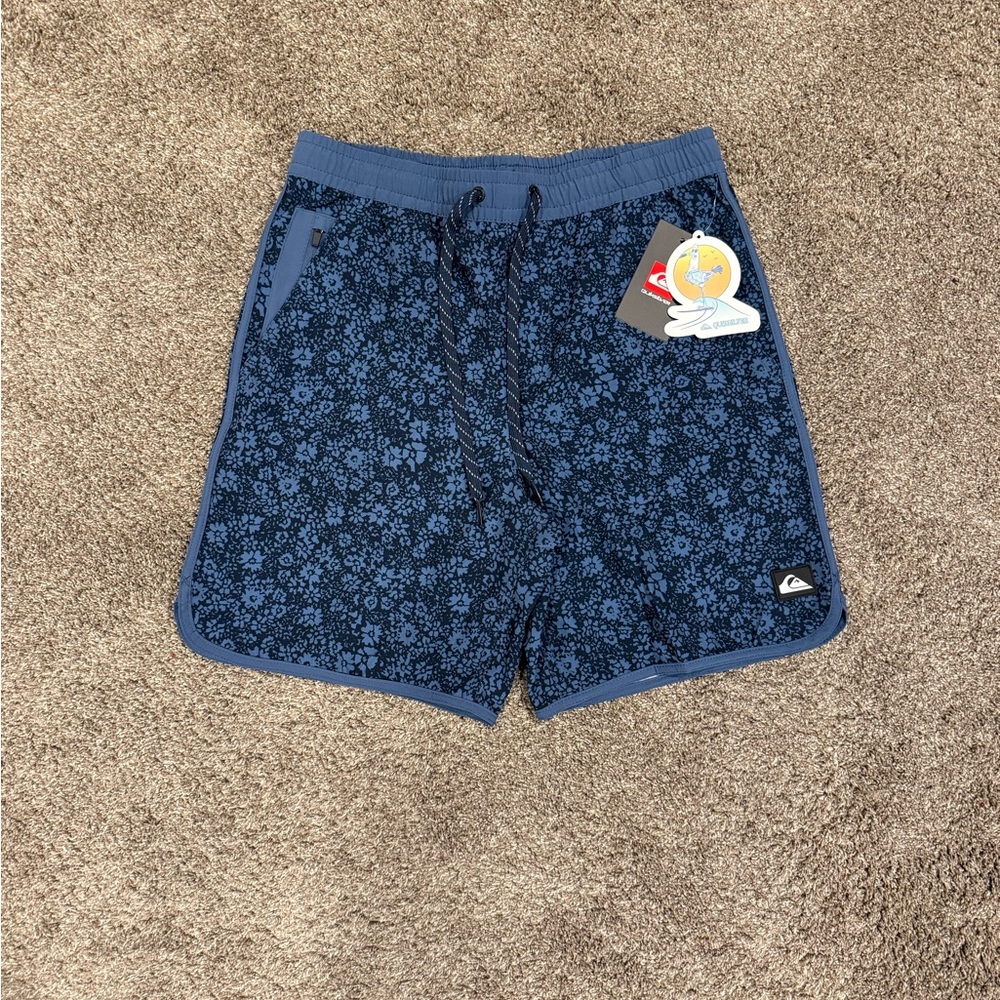 Quiksilver Men's Navy Floral Shorts - Authentic Indigo Swimsuit, size Small NWT